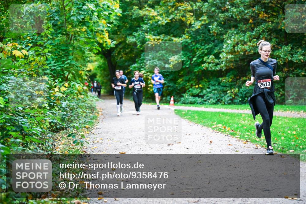 12.10.2025 - Bramfelder Halbmarathon 2025 Dr. Thomas Lammeyer http://msf.ph/oto/9358476 12.10.2025 11:04:27 Laufen 2613 meine-sportfotos.de