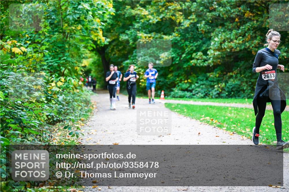 12.10.2025 - Bramfelder Halbmarathon 2025 Dr. Thomas Lammeyer http://msf.ph/oto/9358478 12.10.2025 11:04:28 Laufen 2613 meine-sportfotos.de