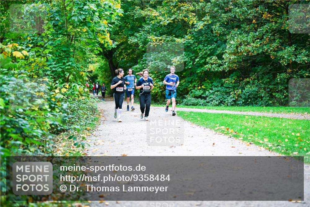 12.10.2025 - Bramfelder Halbmarathon 2025 Dr. Thomas Lammeyer http://msf.ph/oto/9358484 12.10.2025 11:04:28 Laufen 2390, 2449, 2305 meine-sportfotos.de
