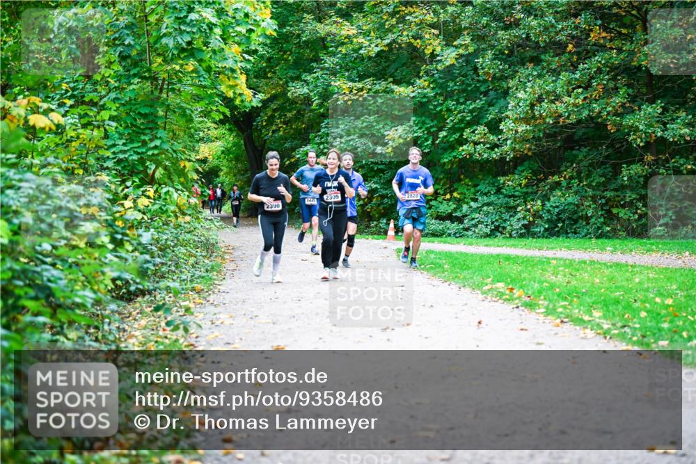 12.10.2025 - Bramfelder Halbmarathon 2025 Dr. Thomas Lammeyer http://msf.ph/oto/9358486 12.10.2025 11:04:29 Laufen 2449, 2390, 2305, 2828 meine-sportfotos.de