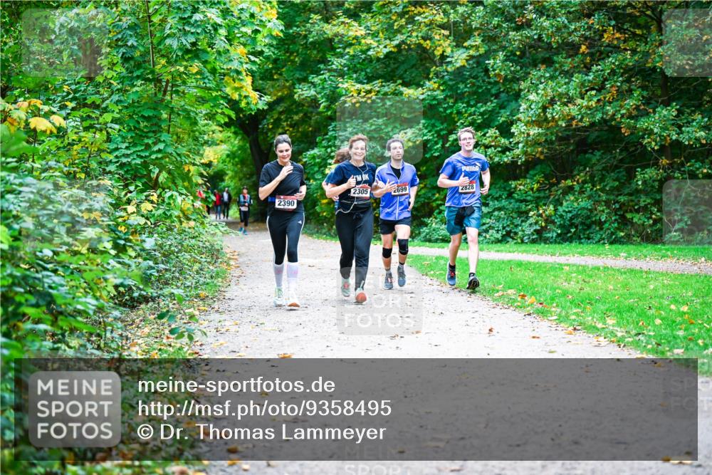 12.10.2025 - Bramfelder Halbmarathon 2025 Dr. Thomas Lammeyer http://msf.ph/oto/9358495 12.10.2025 11:04:30 Laufen 2305, 2699, 2828, 2390 meine-sportfotos.de