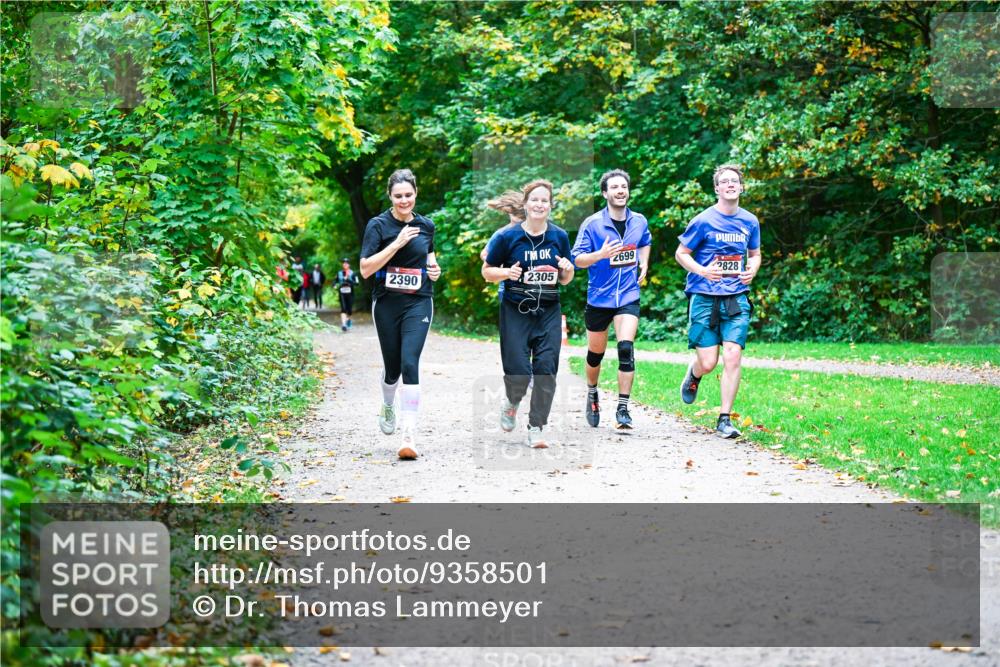 12.10.2025 - Bramfelder Halbmarathon 2025 Dr. Thomas Lammeyer http://msf.ph/oto/9358501 12.10.2025 11:04:31 Laufen 2699, 2390, 2305, 2828 meine-sportfotos.de