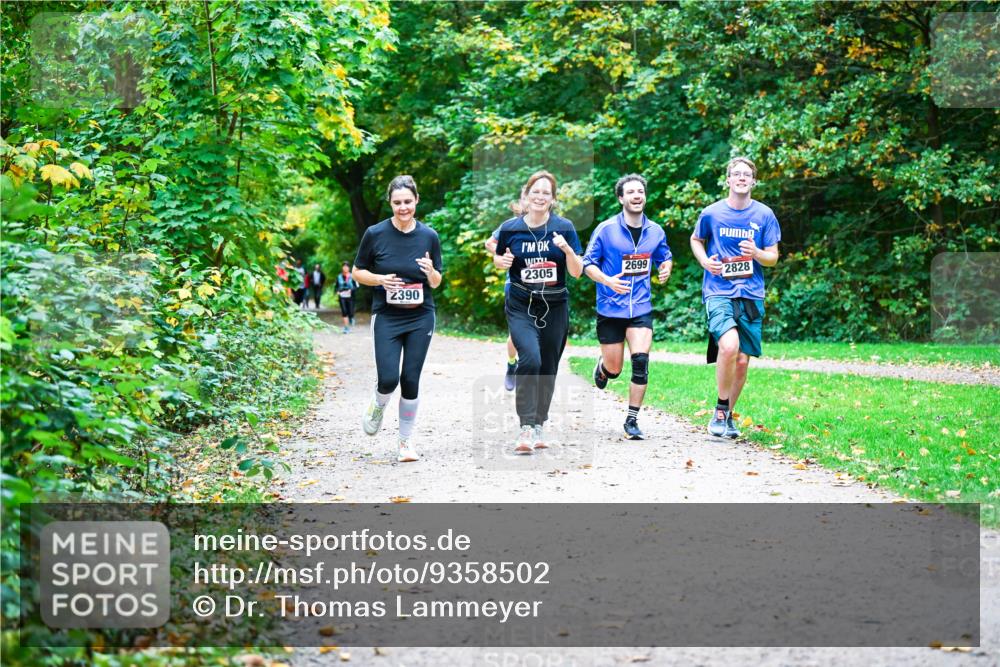 12.10.2025 - Bramfelder Halbmarathon 2025 Dr. Thomas Lammeyer http://msf.ph/oto/9358502 12.10.2025 11:04:31 Laufen 2390, 2699, 2305, 2828 meine-sportfotos.de