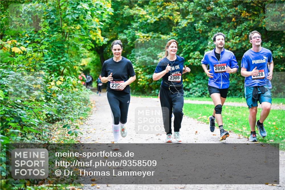 12.10.2025 - Bramfelder Halbmarathon 2025 Dr. Thomas Lammeyer http://msf.ph/oto/9358509 12.10.2025 11:04:32 Laufen 2699, 23, 2305, 28 meine-sportfotos.de