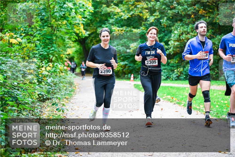 12.10.2025 - Bramfelder Halbmarathon 2025 Dr. Thomas Lammeyer http://msf.ph/oto/9358512 12.10.2025 11:04:33 Laufen 2390, 2305, 28 meine-sportfotos.de