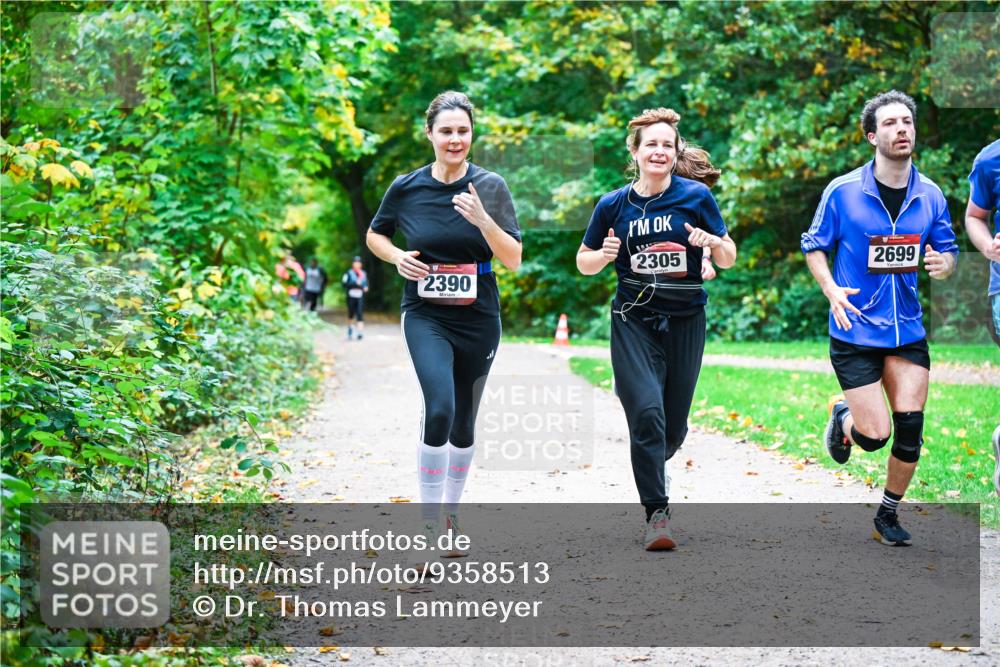 12.10.2025 - Bramfelder Halbmarathon 2025 Dr. Thomas Lammeyer http://msf.ph/oto/9358513 12.10.2025 11:04:33 Laufen 2390, 2305, 2699 meine-sportfotos.de