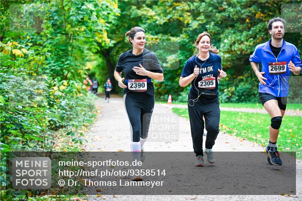 12.10.2025 - Bramfelder Halbmarathon 2025 Dr. Thomas Lammeyer http://msf.ph/oto/9358514 12.10.2025 11:04:33 Laufen 2390, 2305, 2699 meine-sportfotos.de