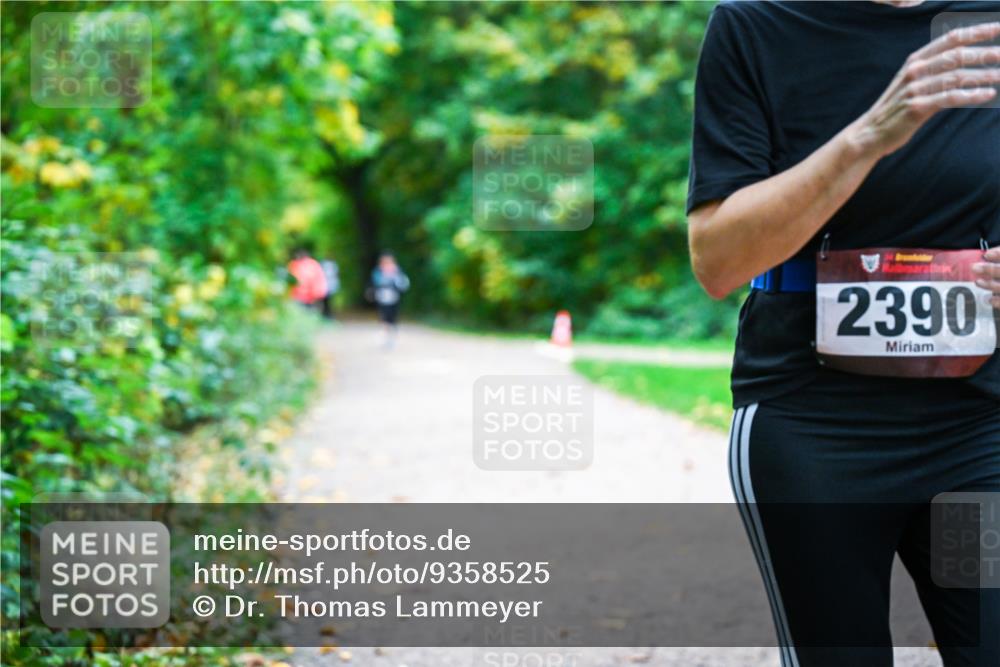12.10.2025 - Bramfelder Halbmarathon 2025 Dr. Thomas Lammeyer http://msf.ph/oto/9358525 12.10.2025 11:04:35 Laufen 2390 meine-sportfotos.de