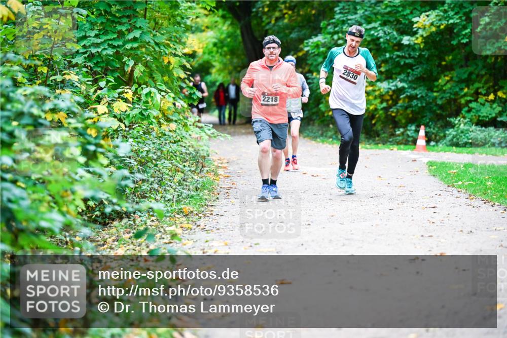 12.10.2025 - Bramfelder Halbmarathon 2025 Dr. Thomas Lammeyer http://msf.ph/oto/9358536 12.10.2025 11:04:44 Laufen 2218, 2830 meine-sportfotos.de