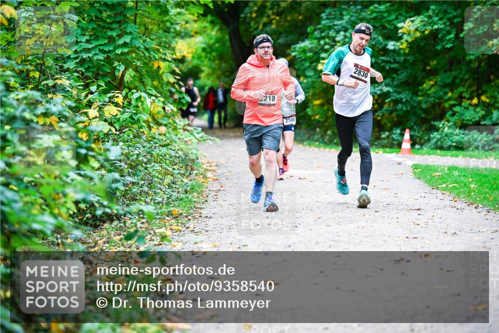 12.10.2025 - Bramfelder Halbmarathon 2025 Dr. Thomas Lammeyer http://msf.ph/oto/9358540 12.10.2025 11:04:45 Laufen 218, 2500, 2830 meine-sportfotos.de