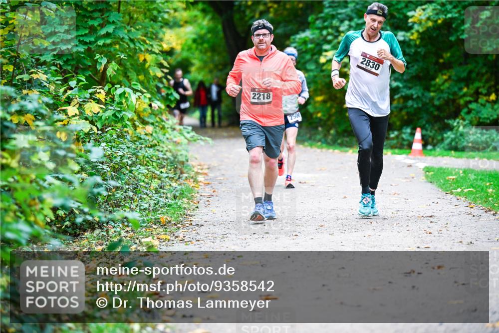 12.10.2025 - Bramfelder Halbmarathon 2025 Dr. Thomas Lammeyer http://msf.ph/oto/9358542 12.10.2025 11:04:45 Laufen 2218, 2500, 2830 meine-sportfotos.de