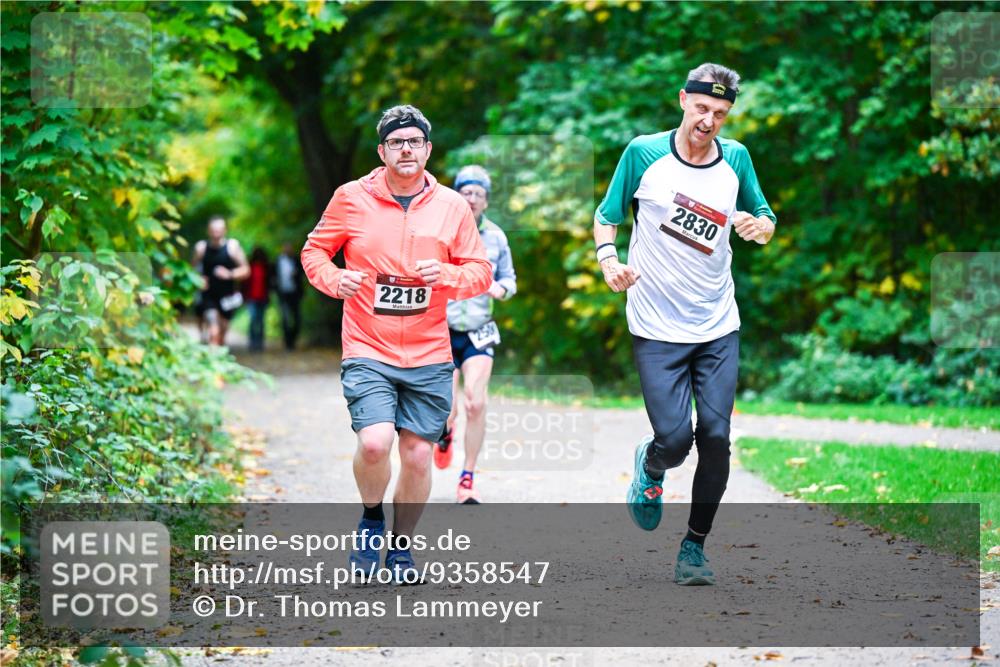 12.10.2025 - Bramfelder Halbmarathon 2025 Dr. Thomas Lammeyer http://msf.ph/oto/9358547 12.10.2025 11:04:46 Laufen 2218, 250, 2830 meine-sportfotos.de