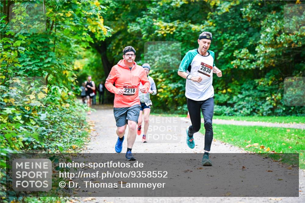 12.10.2025 - Bramfelder Halbmarathon 2025 Dr. Thomas Lammeyer http://msf.ph/oto/9358552 12.10.2025 11:04:46 Laufen 2218, 250, 2830 meine-sportfotos.de
