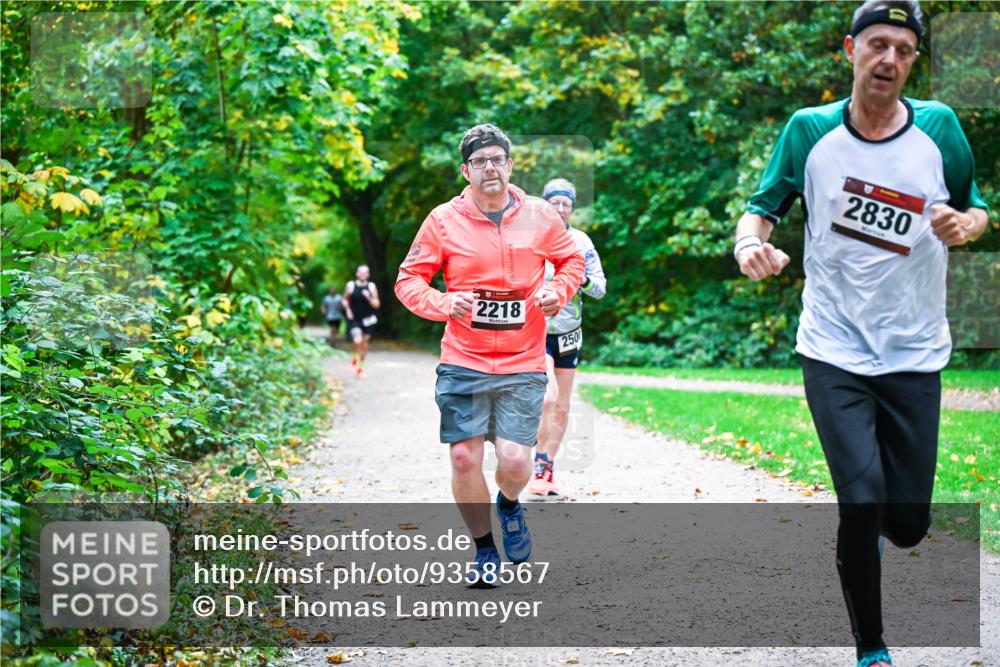 12.10.2025 - Bramfelder Halbmarathon 2025 Dr. Thomas Lammeyer http://msf.ph/oto/9358567 12.10.2025 11:04:48 Laufen 2218, 250, 2830 meine-sportfotos.de