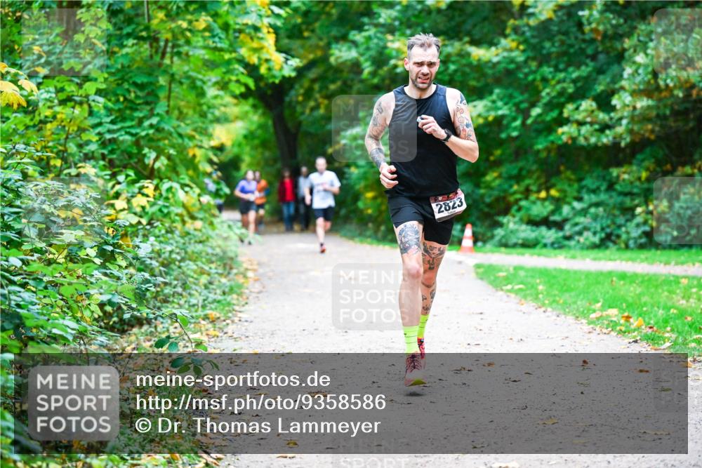 12.10.2025 - Bramfelder Halbmarathon 2025 Dr. Thomas Lammeyer http://msf.ph/oto/9358586 12.10.2025 11:04:55 Laufen 2823 meine-sportfotos.de