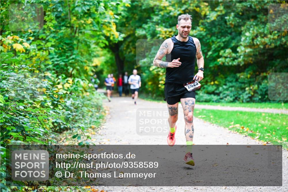 12.10.2025 - Bramfelder Halbmarathon 2025 Dr. Thomas Lammeyer http://msf.ph/oto/9358589 12.10.2025 11:04:55 Laufen 2823 meine-sportfotos.de