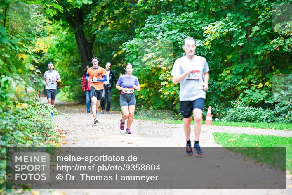 12.10.2025 - Bramfelder Halbmarathon 2025 Dr. Thomas Lammeyer http://msf.ph/oto/9358604 12.10.2025 11:04:59 Laufen 26, 2, 2679, 2756 meine-sportfotos.de