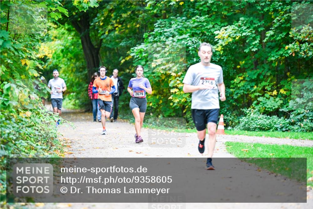 12.10.2025 - Bramfelder Halbmarathon 2025 Dr. Thomas Lammeyer http://msf.ph/oto/9358605 12.10.2025 11:04:59 Laufen 684, 2679, 2756 meine-sportfotos.de