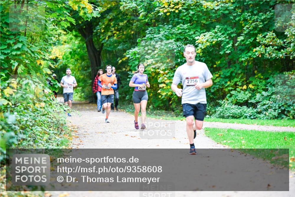 12.10.2025 - Bramfelder Halbmarathon 2025 Dr. Thomas Lammeyer http://msf.ph/oto/9358608 12.10.2025 11:05:00 Laufen 9, 68, 2688, 2756 meine-sportfotos.de
