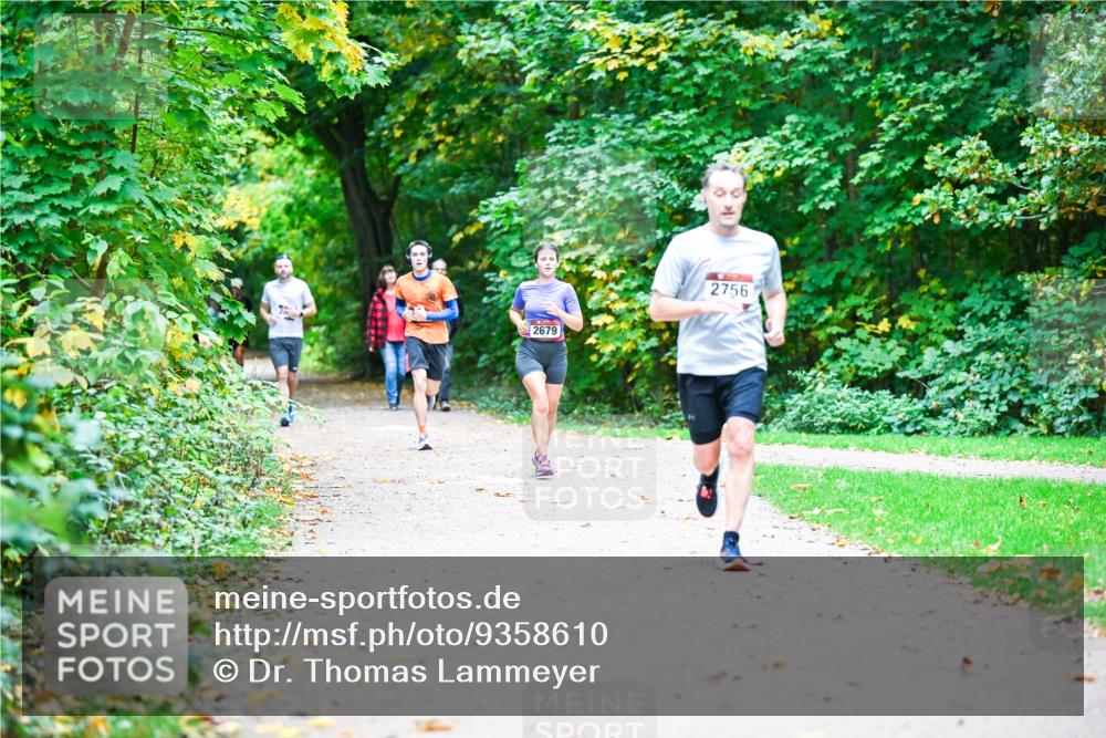 12.10.2025 - Bramfelder Halbmarathon 2025 Dr. Thomas Lammeyer http://msf.ph/oto/9358610 12.10.2025 11:05:00 Laufen 2679, 2756 meine-sportfotos.de