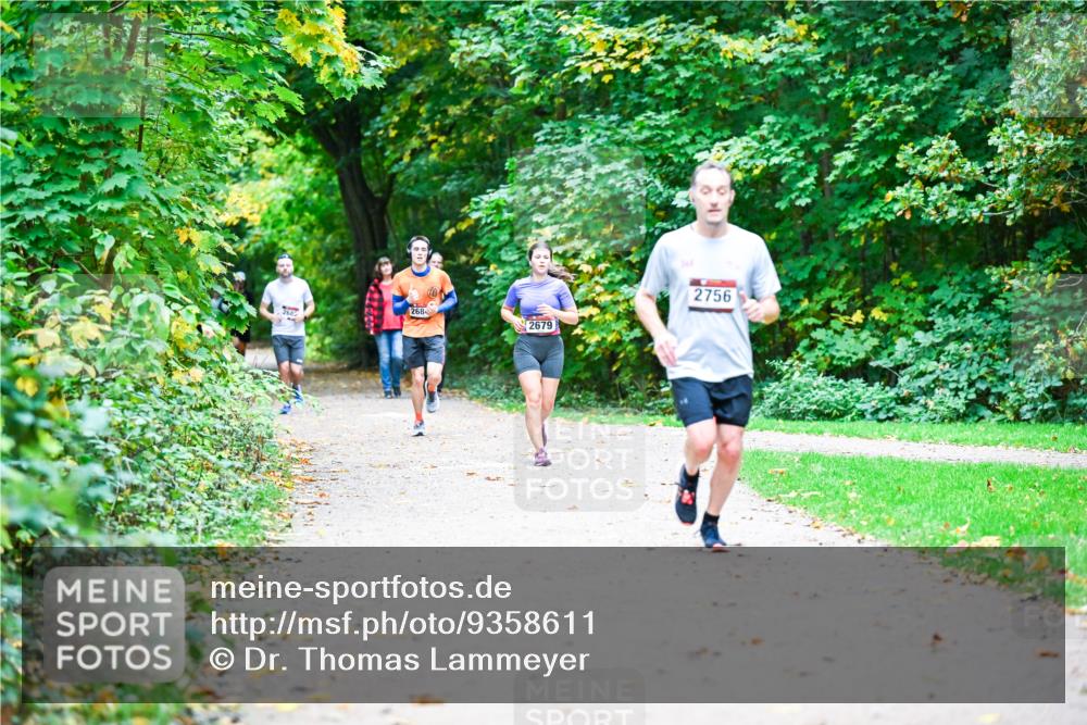 12.10.2025 - Bramfelder Halbmarathon 2025 Dr. Thomas Lammeyer http://msf.ph/oto/9358611 12.10.2025 11:05:00 Laufen 268, 2682, 2679, 2756 meine-sportfotos.de