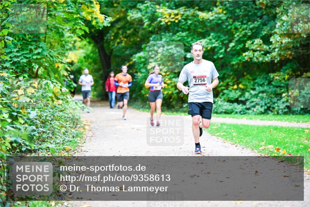 12.10.2025 - Bramfelder Halbmarathon 2025 Dr. Thomas Lammeyer http://msf.ph/oto/9358613 12.10.2025 11:05:01 Laufen 361, 2756 meine-sportfotos.de