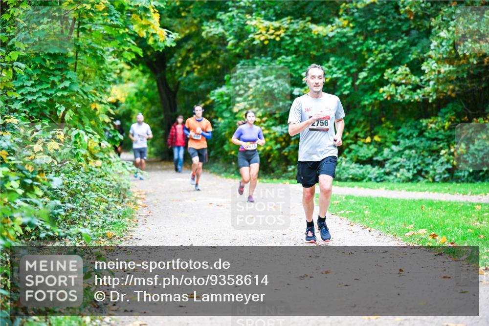 12.10.2025 - Bramfelder Halbmarathon 2025 Dr. Thomas Lammeyer http://msf.ph/oto/9358614 12.10.2025 11:05:01 Laufen 361, 2756 meine-sportfotos.de
