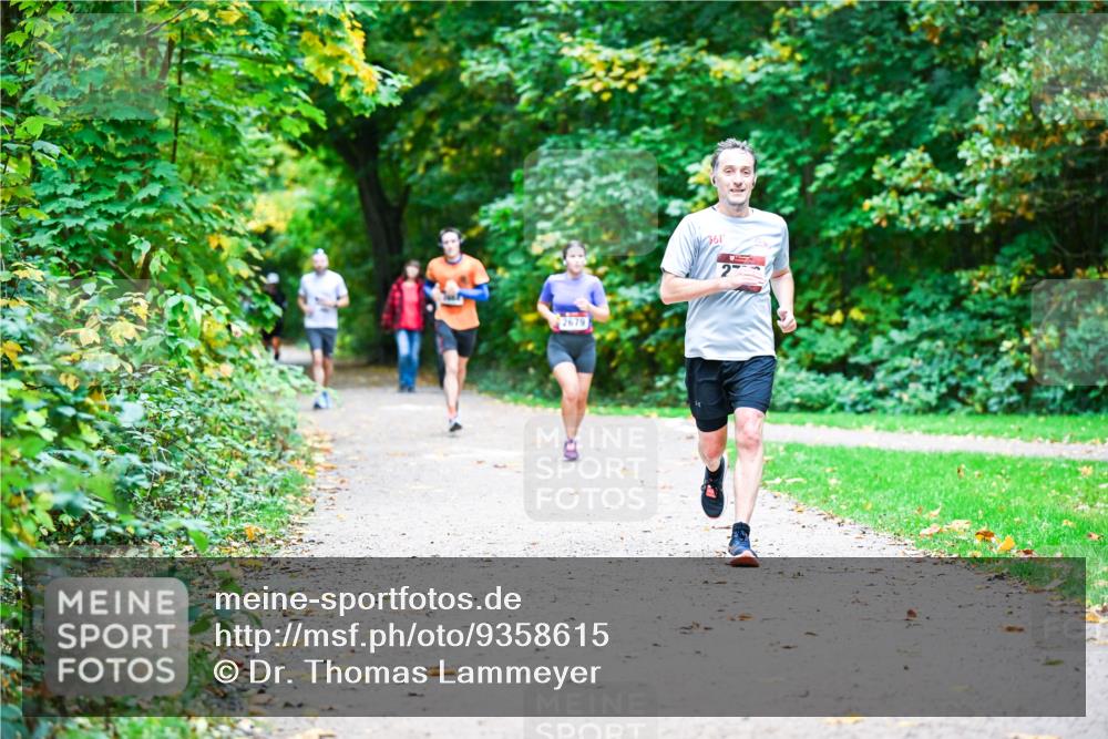 12.10.2025 - Bramfelder Halbmarathon 2025 Dr. Thomas Lammeyer http://msf.ph/oto/9358615 12.10.2025 11:05:01 Laufen 2679 meine-sportfotos.de