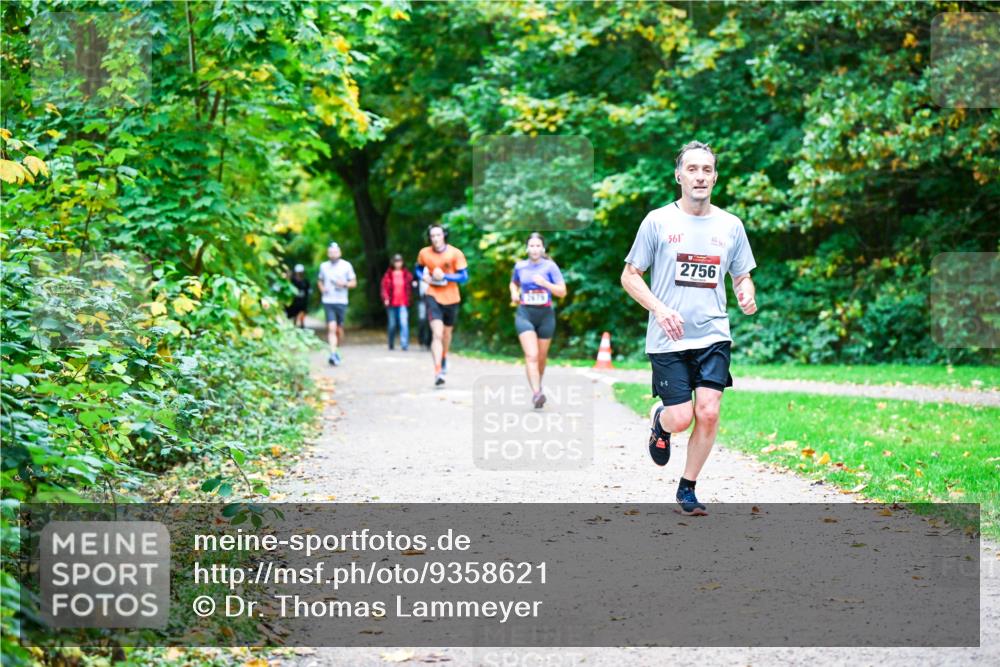 12.10.2025 - Bramfelder Halbmarathon 2025 Dr. Thomas Lammeyer http://msf.ph/oto/9358621 12.10.2025 11:05:02 Laufen 1475, 361, 2756 meine-sportfotos.de