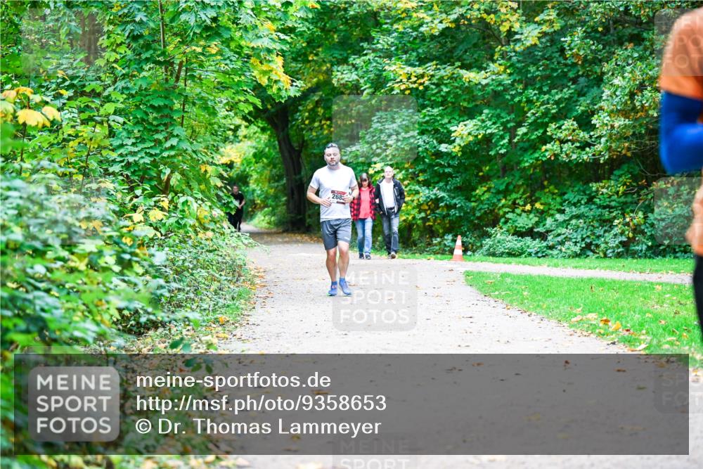 12.10.2025 - Bramfelder Halbmarathon 2025 Dr. Thomas Lammeyer http://msf.ph/oto/9358653 12.10.2025 11:05:08 Laufen 268 meine-sportfotos.de