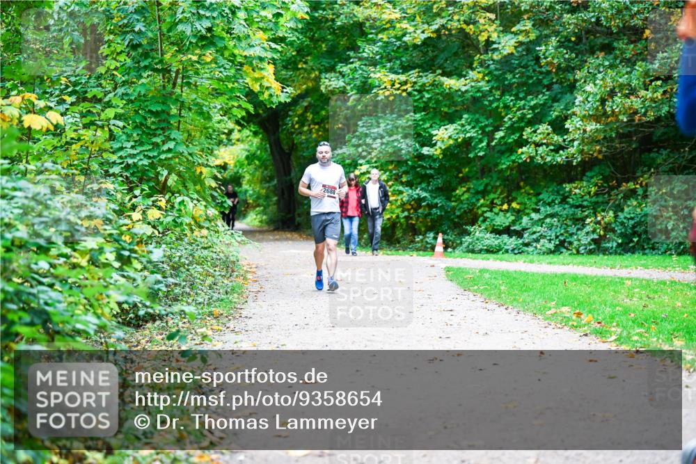 12.10.2025 - Bramfelder Halbmarathon 2025 Dr. Thomas Lammeyer http://msf.ph/oto/9358654 12.10.2025 11:05:08 Laufen 2688 meine-sportfotos.de