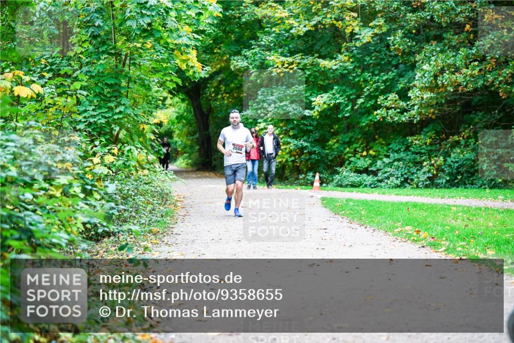 12.10.2025 - Bramfelder Halbmarathon 2025 Dr. Thomas Lammeyer http://msf.ph/oto/9358655 12.10.2025 11:05:08 Laufen 2688 meine-sportfotos.de