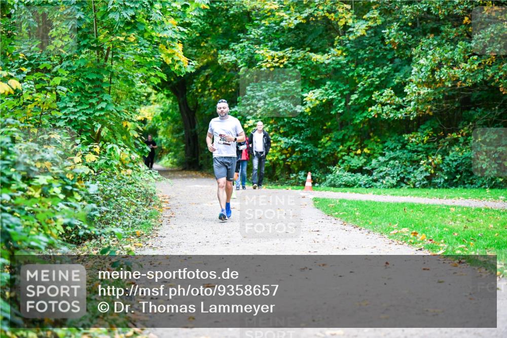 12.10.2025 - Bramfelder Halbmarathon 2025 Dr. Thomas Lammeyer http://msf.ph/oto/9358657 12.10.2025 11:05:09 Laufen 26 meine-sportfotos.de