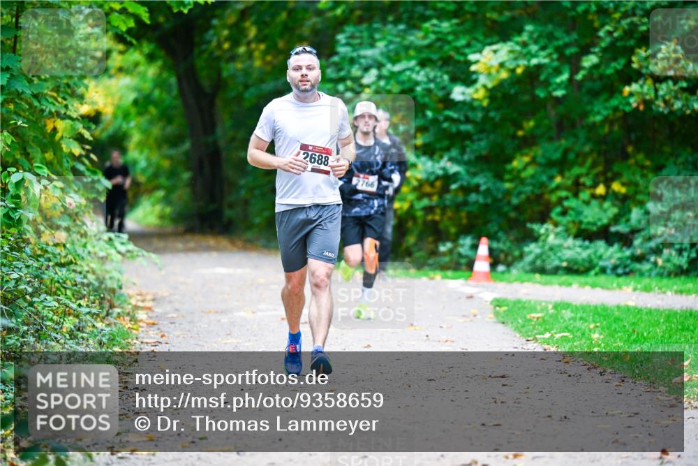 12.10.2025 - Bramfelder Halbmarathon 2025 Dr. Thomas Lammeyer http://msf.ph/oto/9358659 12.10.2025 11:05:10 Laufen 2688, 2766 meine-sportfotos.de