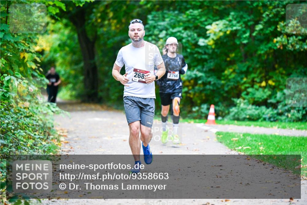 12.10.2025 - Bramfelder Halbmarathon 2025 Dr. Thomas Lammeyer http://msf.ph/oto/9358663 12.10.2025 11:05:10 Laufen 268, 61, 2766 meine-sportfotos.de