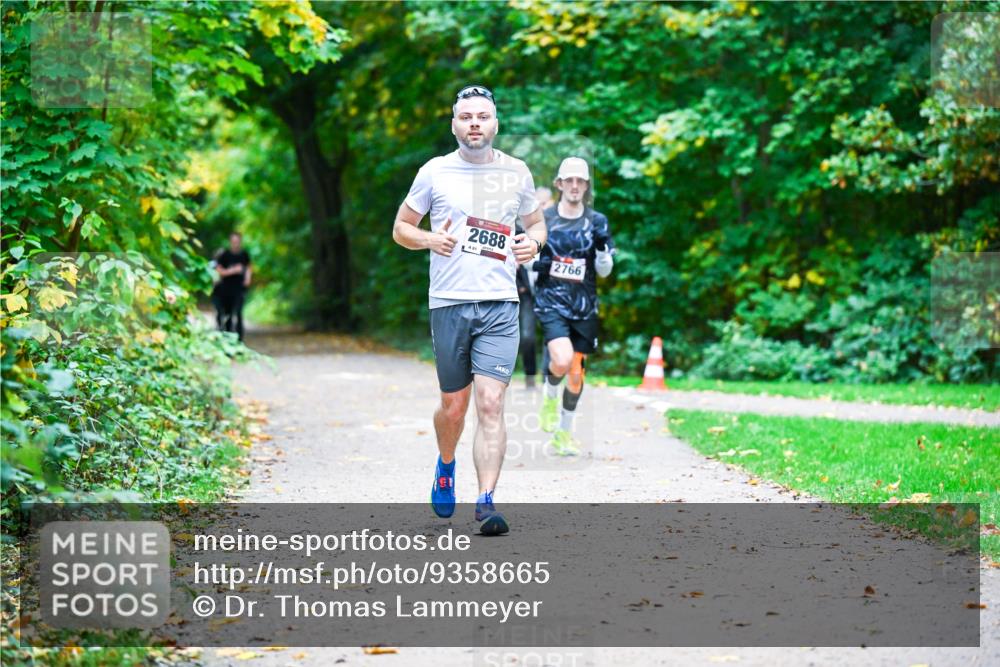 12.10.2025 - Bramfelder Halbmarathon 2025 Dr. Thomas Lammeyer http://msf.ph/oto/9358665 12.10.2025 11:05:11 Laufen 2688, 2766 meine-sportfotos.de