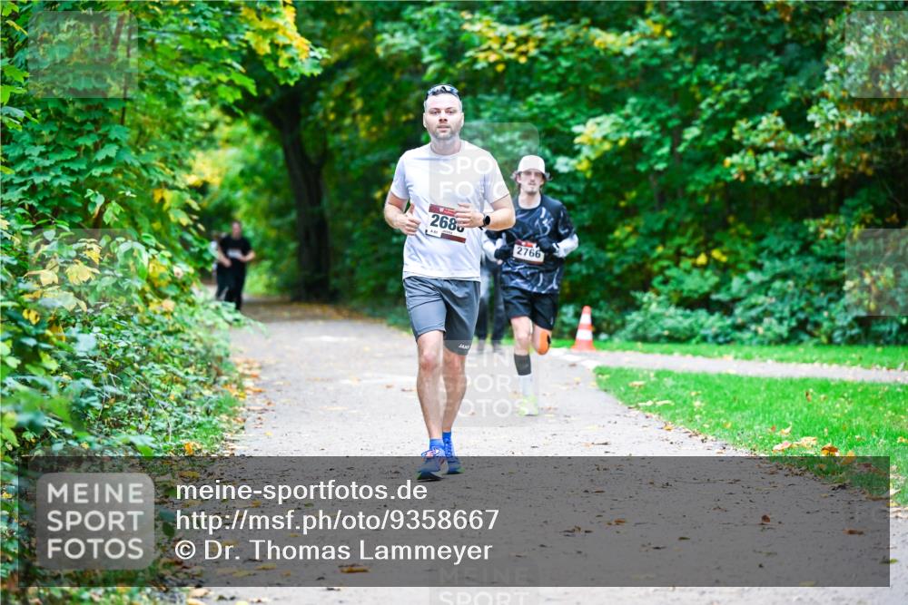 12.10.2025 - Bramfelder Halbmarathon 2025 Dr. Thomas Lammeyer http://msf.ph/oto/9358667 12.10.2025 11:05:11 Laufen 268, 2766 meine-sportfotos.de