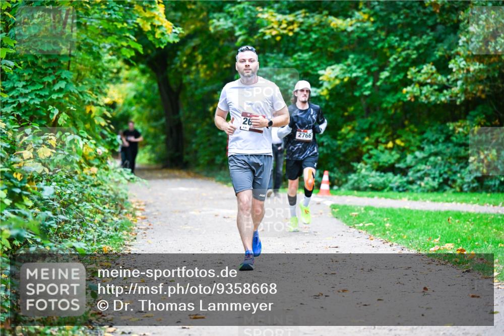 12.10.2025 - Bramfelder Halbmarathon 2025 Dr. Thomas Lammeyer http://msf.ph/oto/9358668 12.10.2025 11:05:11 Laufen 26, 61, 2766 meine-sportfotos.de