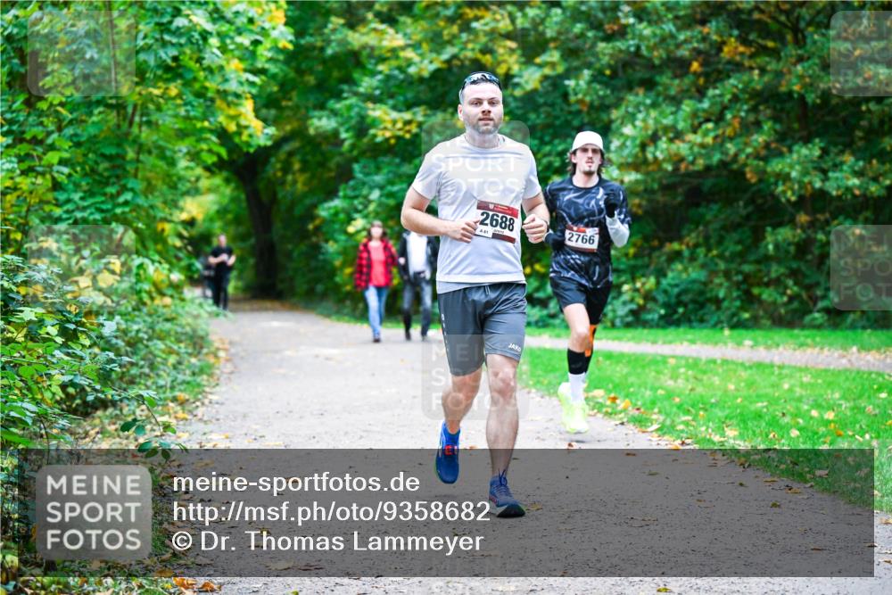 12.10.2025 - Bramfelder Halbmarathon 2025 Dr. Thomas Lammeyer http://msf.ph/oto/9358682 12.10.2025 11:05:13 Laufen 2688, 61, 2766 meine-sportfotos.de