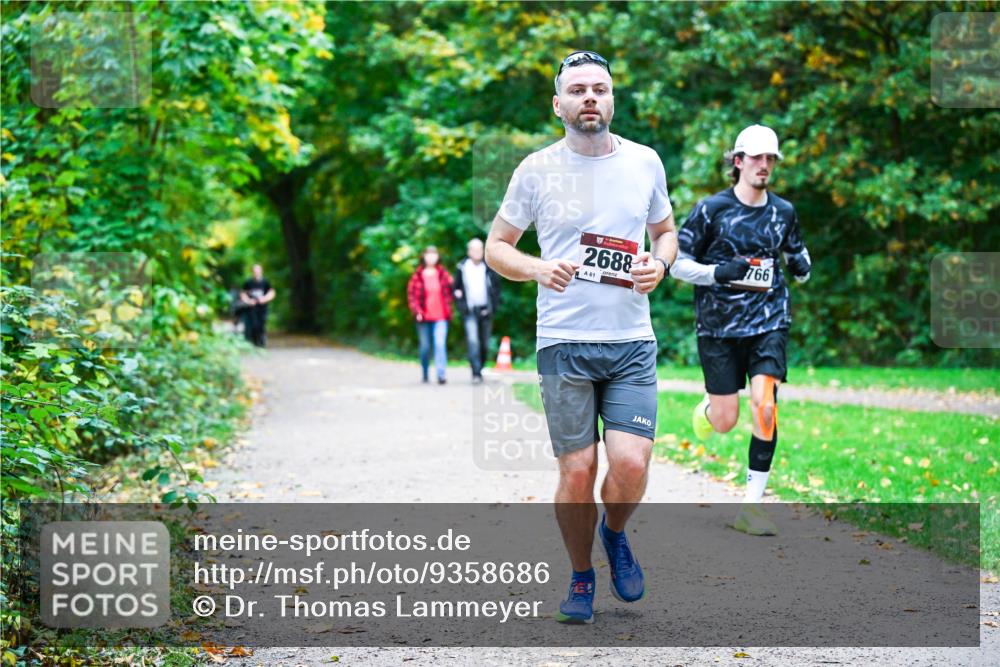 12.10.2025 - Bramfelder Halbmarathon 2025 Dr. Thomas Lammeyer http://msf.ph/oto/9358686 12.10.2025 11:05:13 Laufen 2688, 61, 766 meine-sportfotos.de