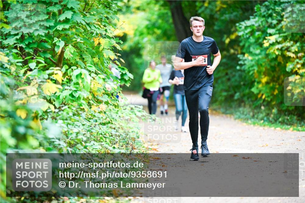 12.10.2025 - Bramfelder Halbmarathon 2025 Dr. Thomas Lammeyer http://msf.ph/oto/9358691 12.10.2025 11:05:20 Laufen  meine-sportfotos.de