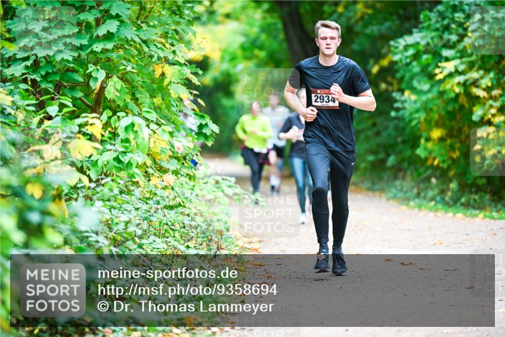 12.10.2025 - Bramfelder Halbmarathon 2025 Dr. Thomas Lammeyer http://msf.ph/oto/9358694 12.10.2025 11:05:20 Laufen 2934 meine-sportfotos.de