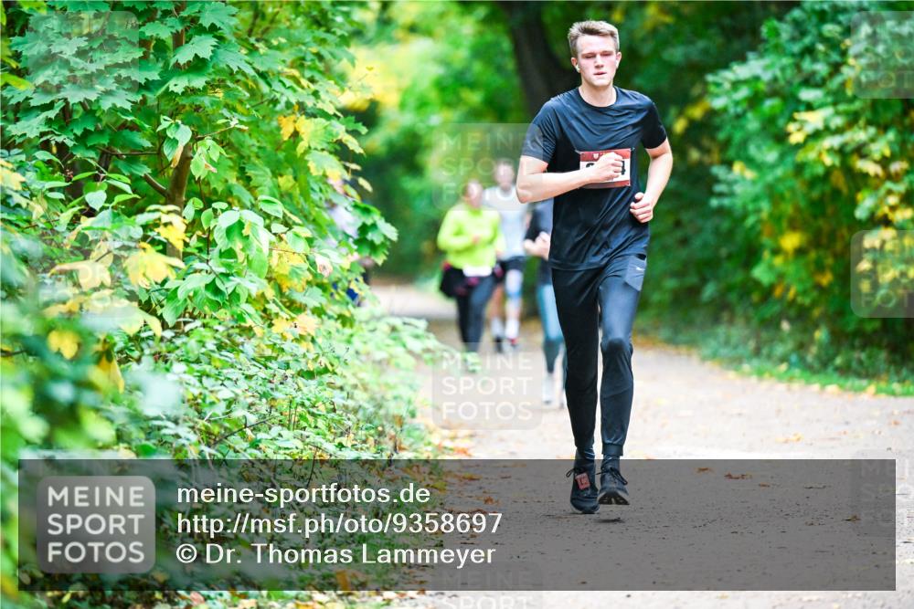 12.10.2025 - Bramfelder Halbmarathon 2025 Dr. Thomas Lammeyer http://msf.ph/oto/9358697 12.10.2025 11:05:20 Laufen  meine-sportfotos.de