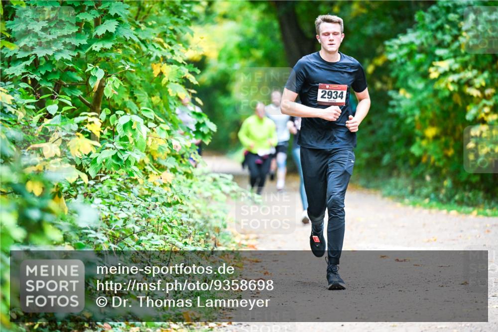 12.10.2025 - Bramfelder Halbmarathon 2025 Dr. Thomas Lammeyer http://msf.ph/oto/9358698 12.10.2025 11:05:20 Laufen 2934 meine-sportfotos.de