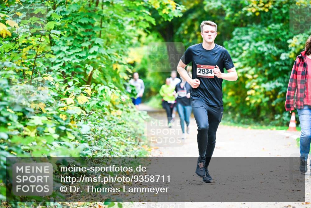 12.10.2025 - Bramfelder Halbmarathon 2025 Dr. Thomas Lammeyer http://msf.ph/oto/9358711 12.10.2025 11:05:22 Laufen 2934 meine-sportfotos.de