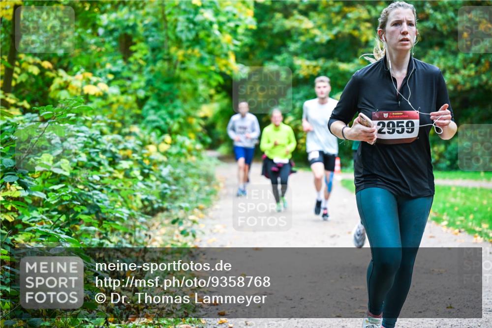 12.10.2025 - Bramfelder Halbmarathon 2025 Dr. Thomas Lammeyer http://msf.ph/oto/9358768 12.10.2025 11:05:31 Laufen 34, 2959 meine-sportfotos.de