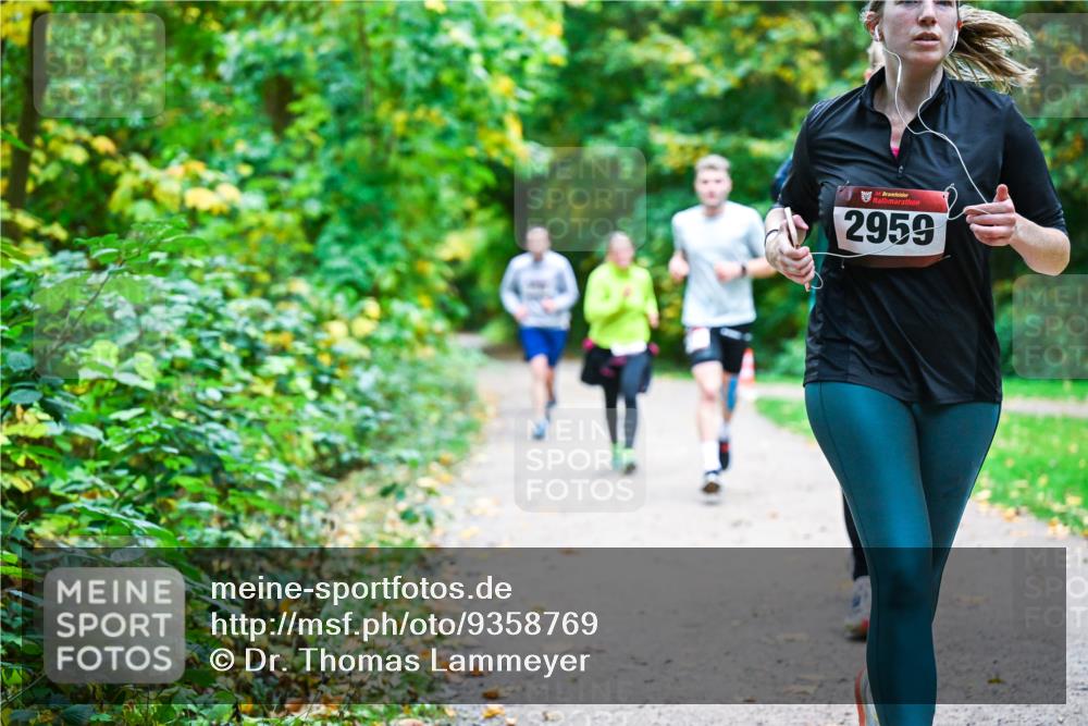 12.10.2025 - Bramfelder Halbmarathon 2025 Dr. Thomas Lammeyer http://msf.ph/oto/9358769 12.10.2025 11:05:31 Laufen 34, 2959 meine-sportfotos.de