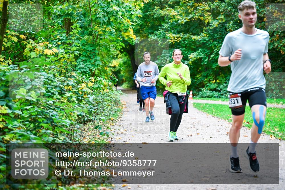 12.10.2025 - Bramfelder Halbmarathon 2025 Dr. Thomas Lammeyer http://msf.ph/oto/9358777 12.10.2025 11:05:33 Laufen 2789, 2831 meine-sportfotos.de