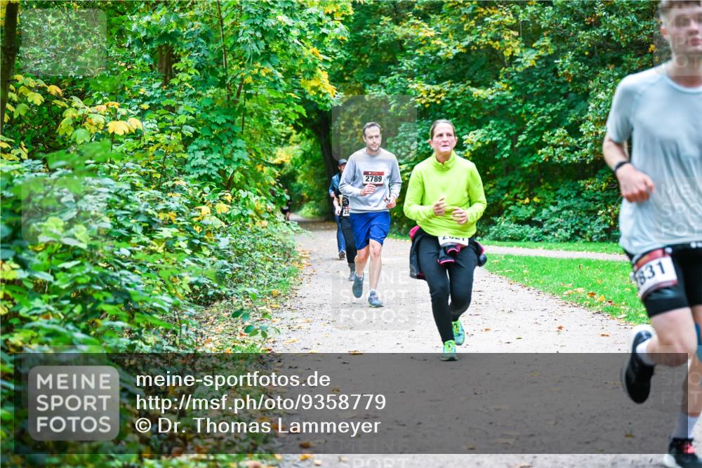 12.10.2025 - Bramfelder Halbmarathon 2025 Dr. Thomas Lammeyer http://msf.ph/oto/9358779 12.10.2025 11:05:34 Laufen 2789, 831 meine-sportfotos.de