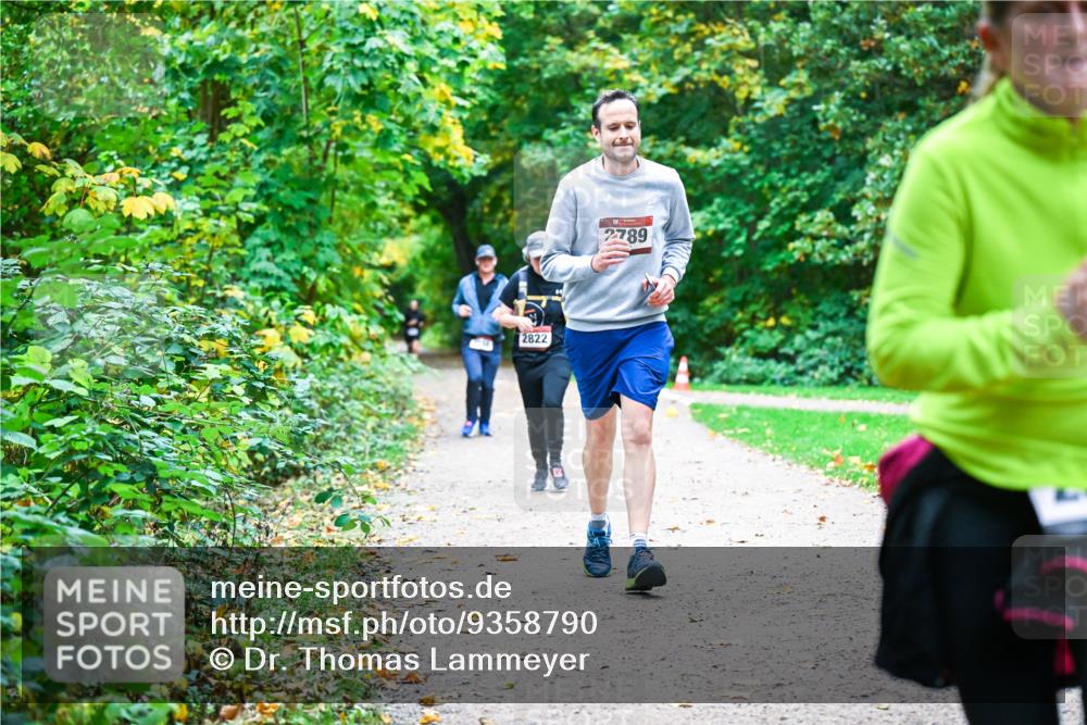 12.10.2025 - Bramfelder Halbmarathon 2025 Dr. Thomas Lammeyer http://msf.ph/oto/9358790 12.10.2025 11:05:36 Laufen 2822, 2789 meine-sportfotos.de